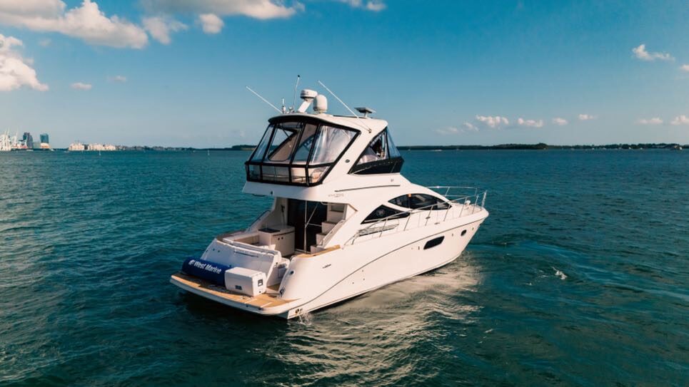 Sea Ray 480 Sedan Bridge yacht charter Miami