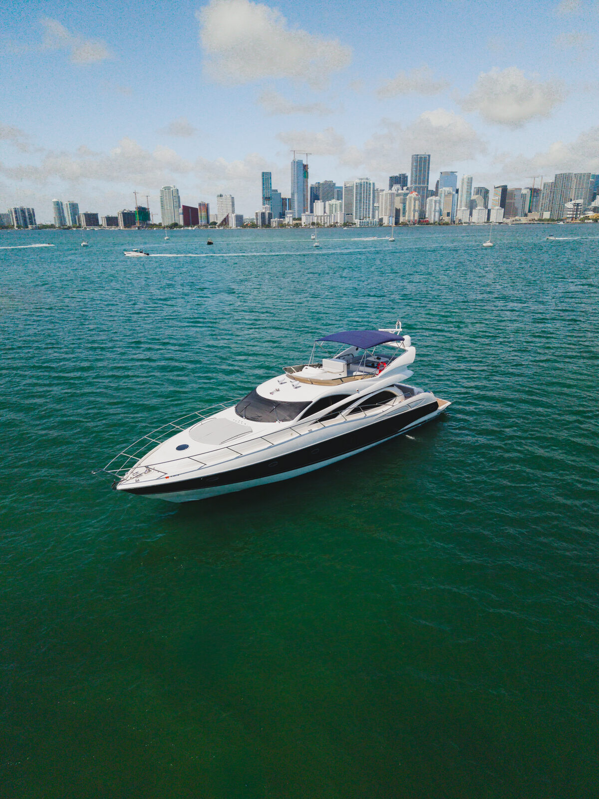 68′ Sport Flybridge Yacht yacht charter Miami